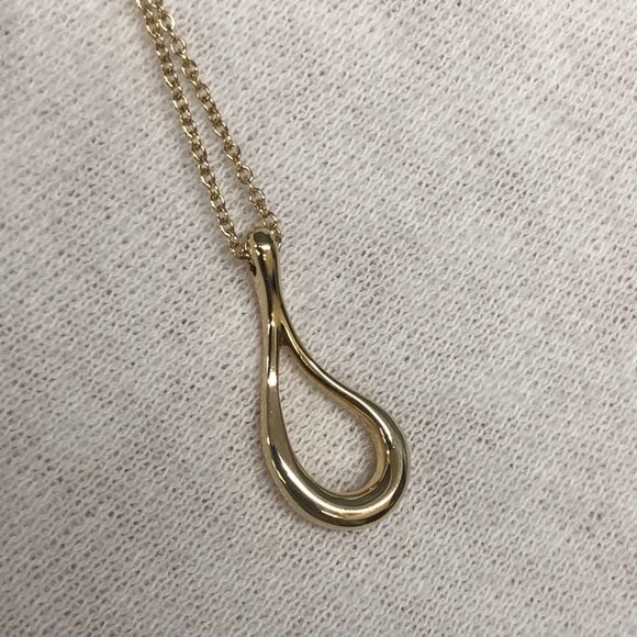TIFFANY 18k Gold Teardrop Necklace - Picture 5 of 8